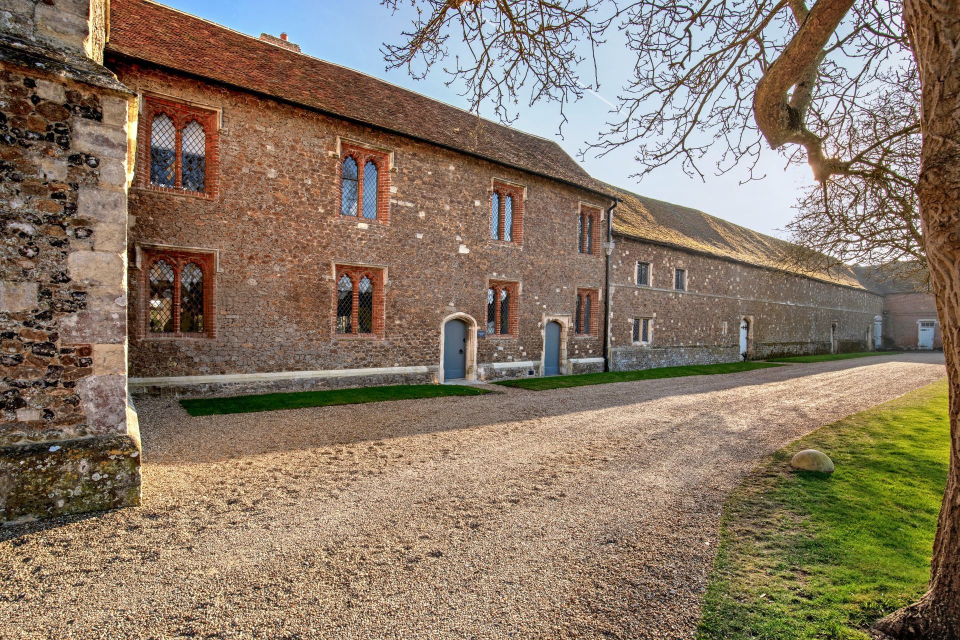 Priory West Gate - photo 2
