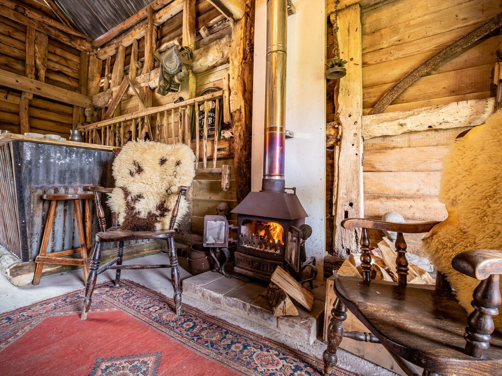 Riverside Retreat - Stylish Barn & Country Charm - photo 5