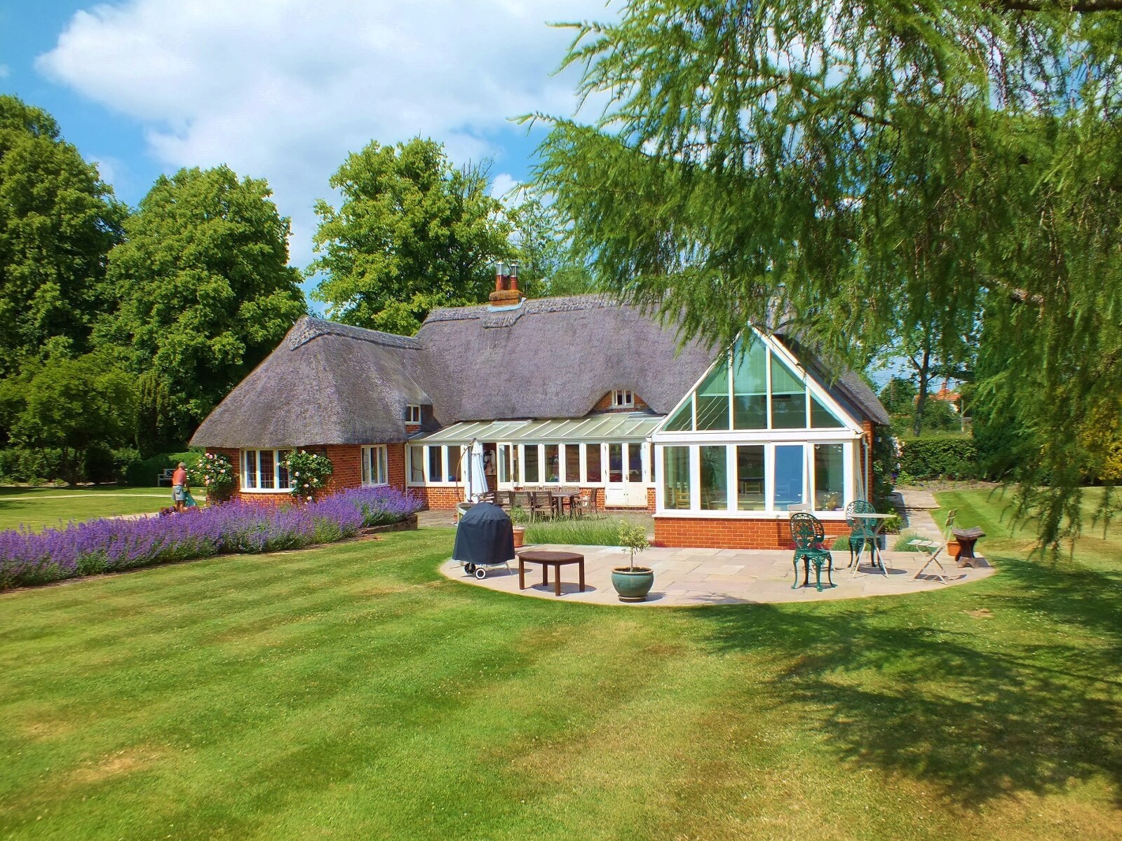 Lavender Thatch - Riverside Cottage Escape - photo 2