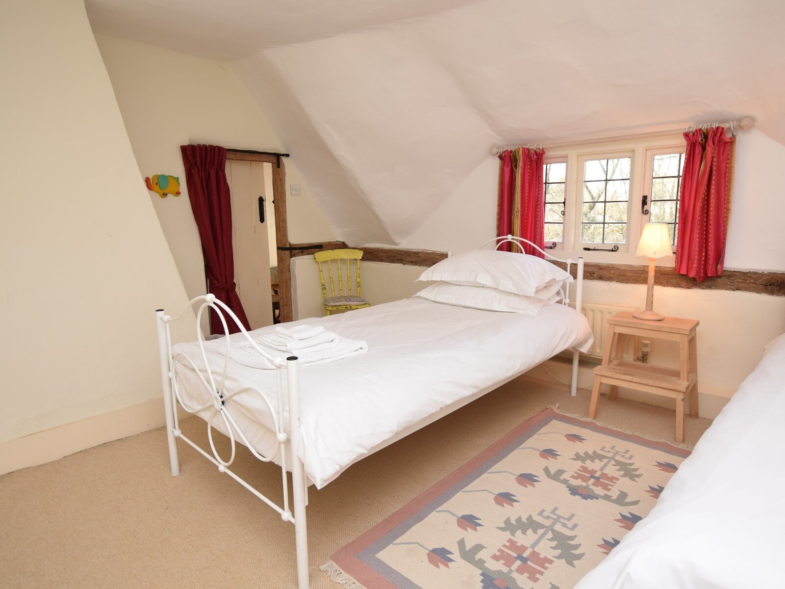Lavender Thatch - Riverside Cottage Escape - photo 4