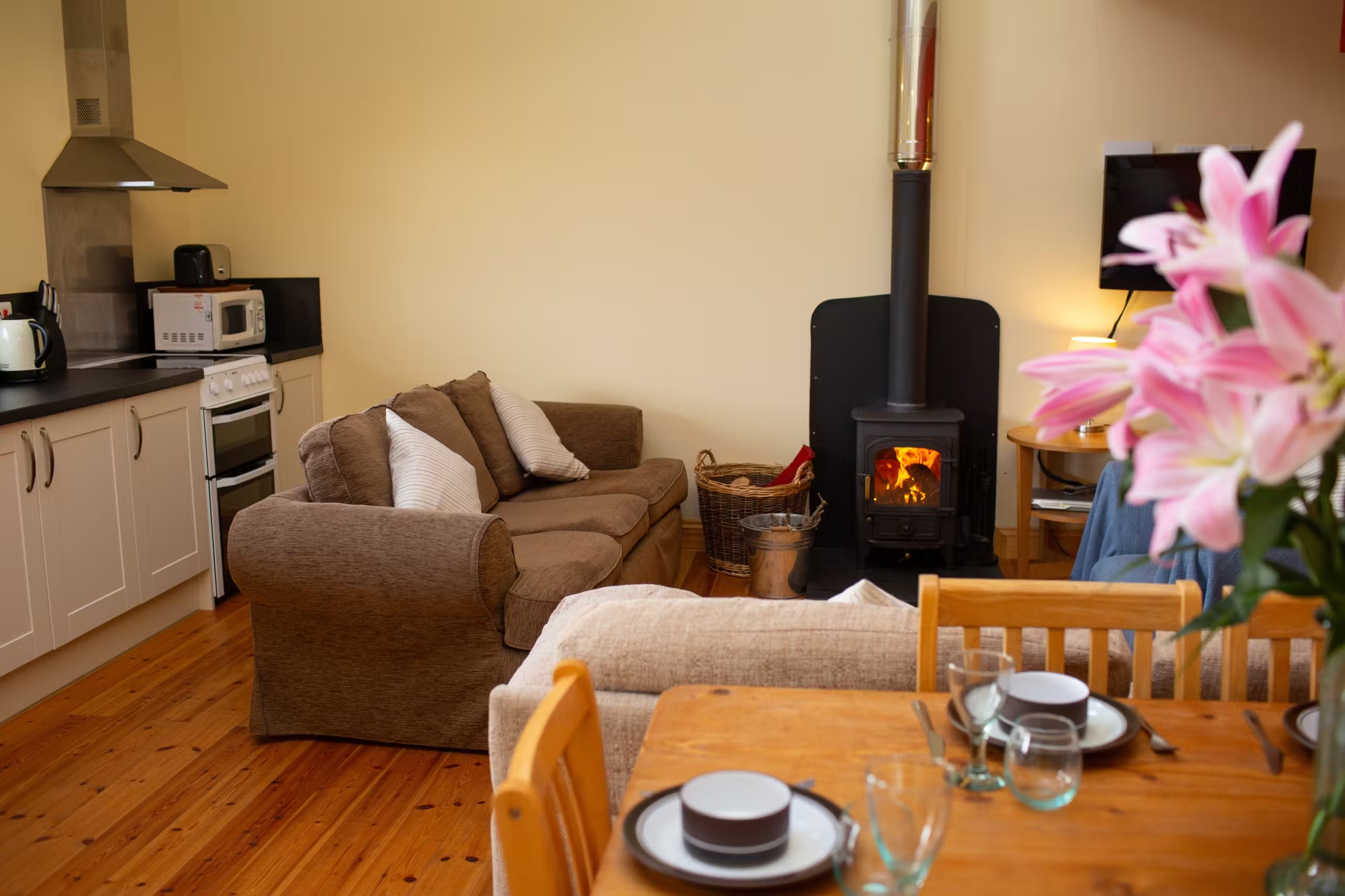 Robin's Perch Eco Lodge Apartment - photo 2