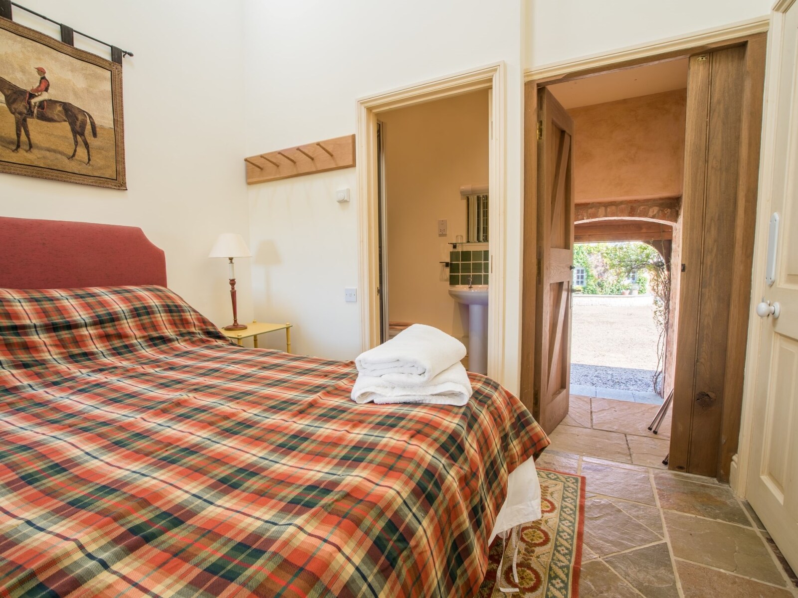 Whispering Meadows - Luxe Country Estate - photo 2