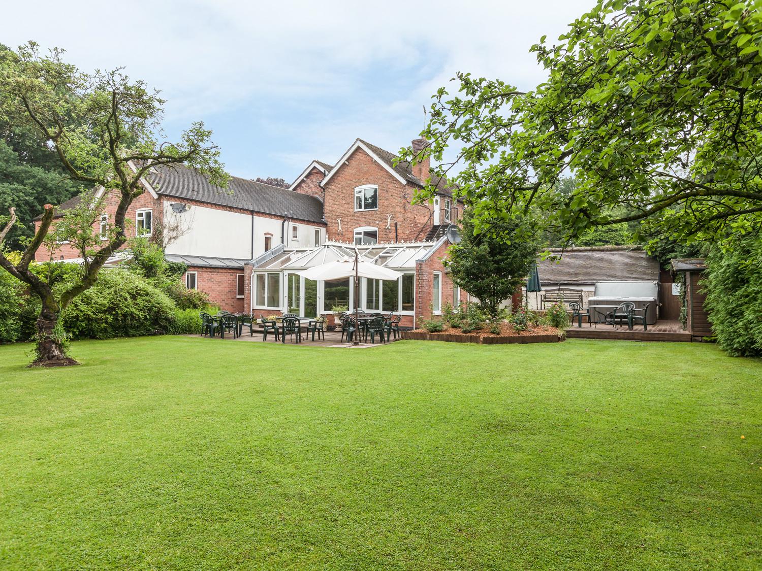 Rosehill Manor - photo 2