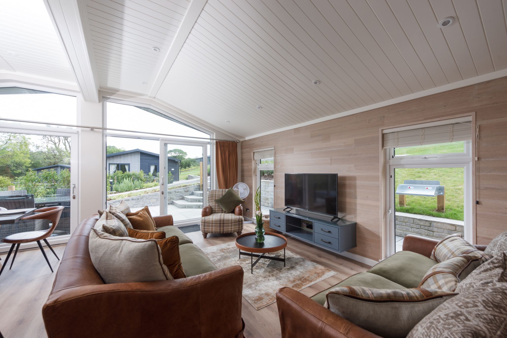 Saffron Lodge, 24 Roadford Lake Lodges - photo 2