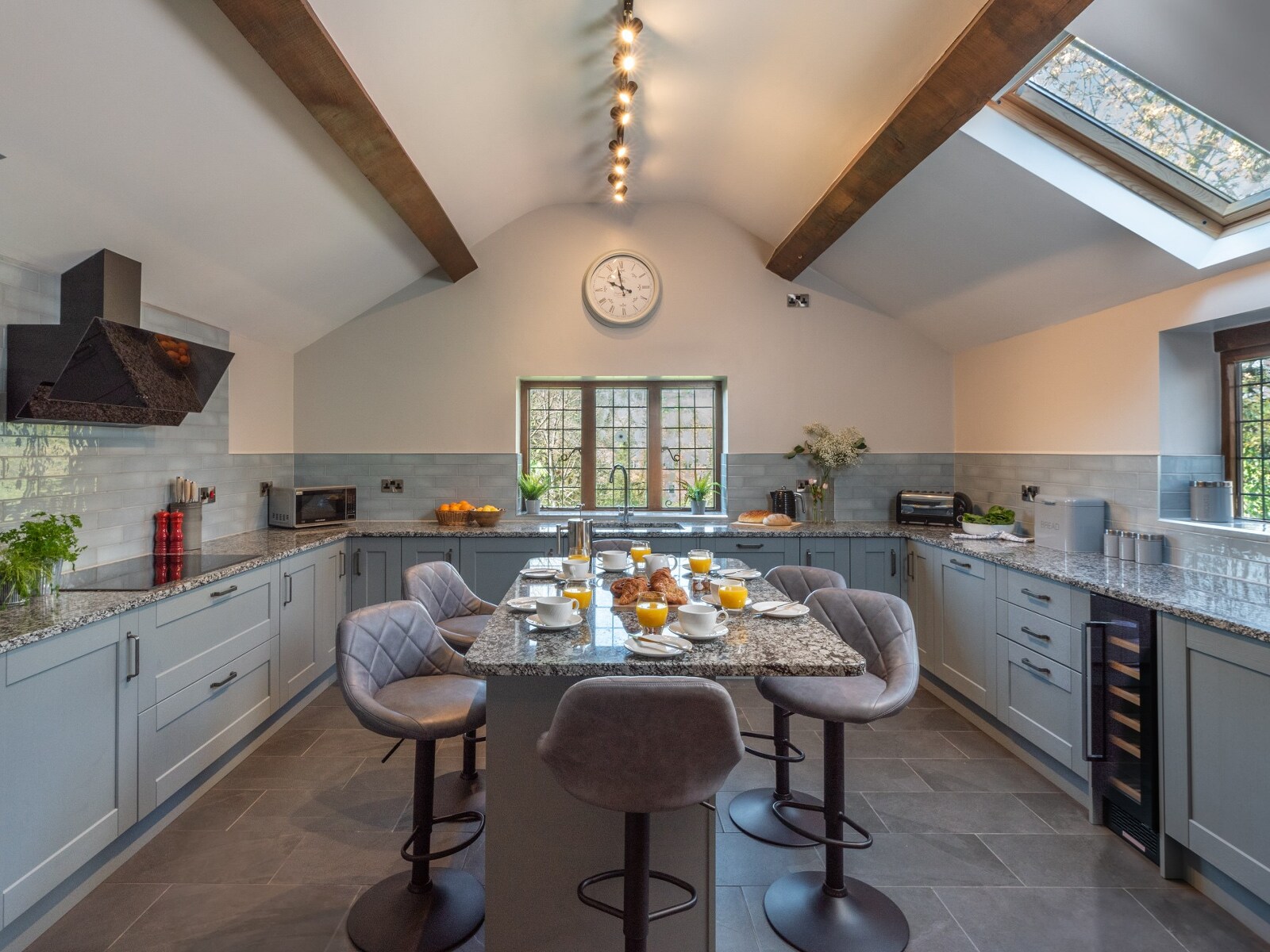 Riverside Retreat - Luxury Country Estate - photo 2