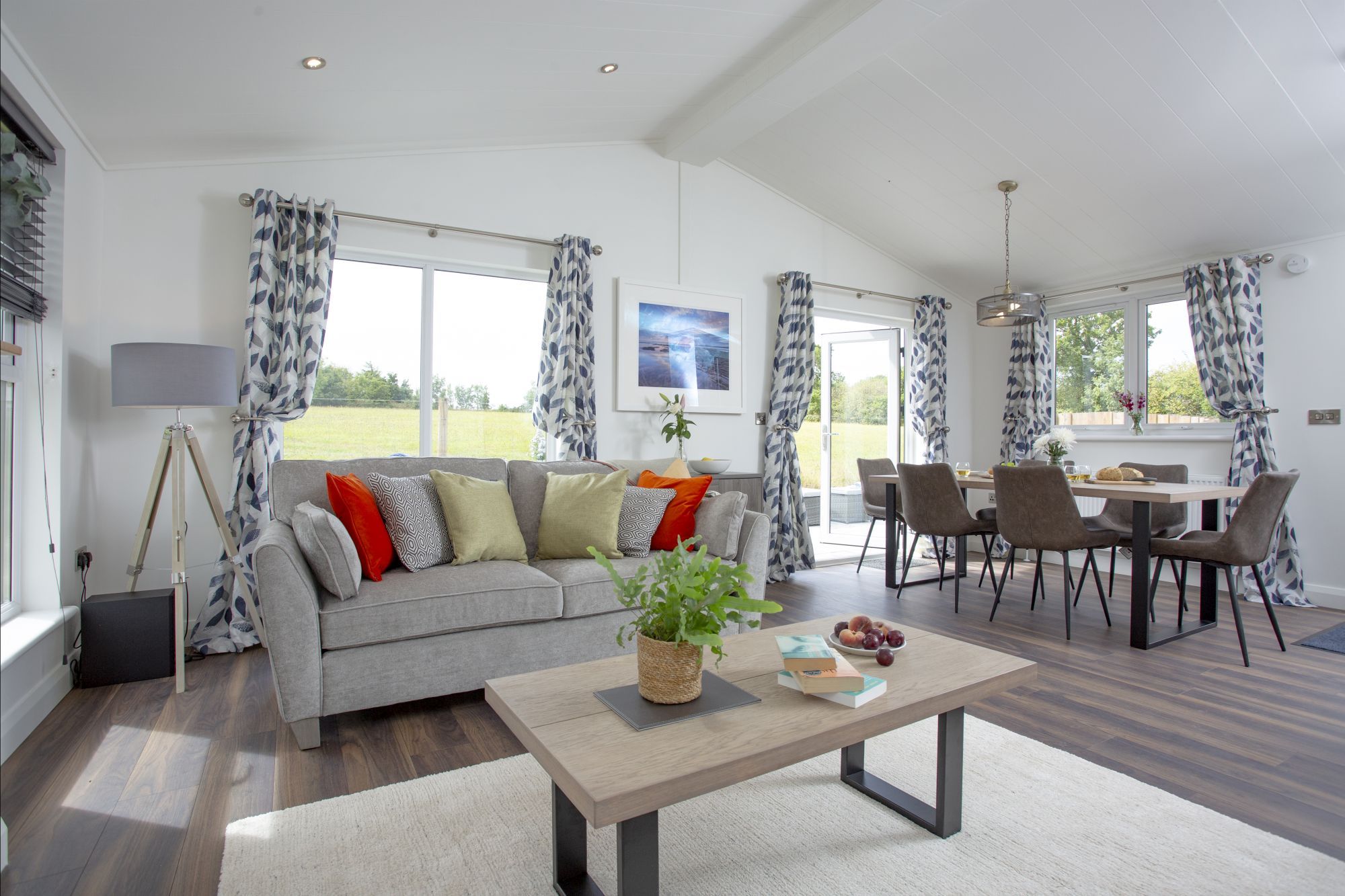 Snowdrop Lodge, 9 Roadford Lake Lodges