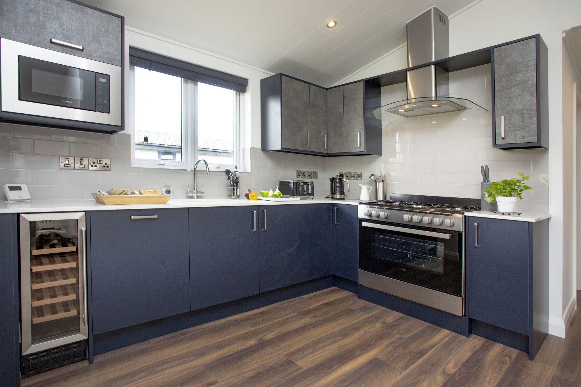 Snowdrop Lodge, 9 Roadford Lake Lodges - photo 3