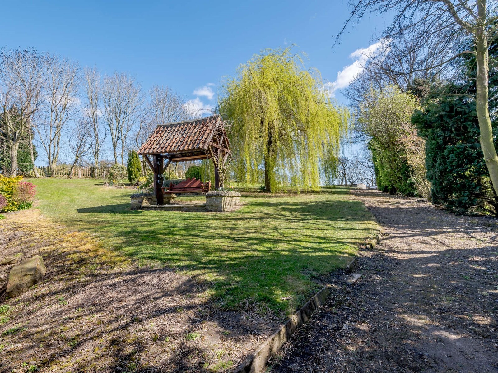 The Peakview Retreat - Spacious Family Home with Pool & Games Room - photo 3