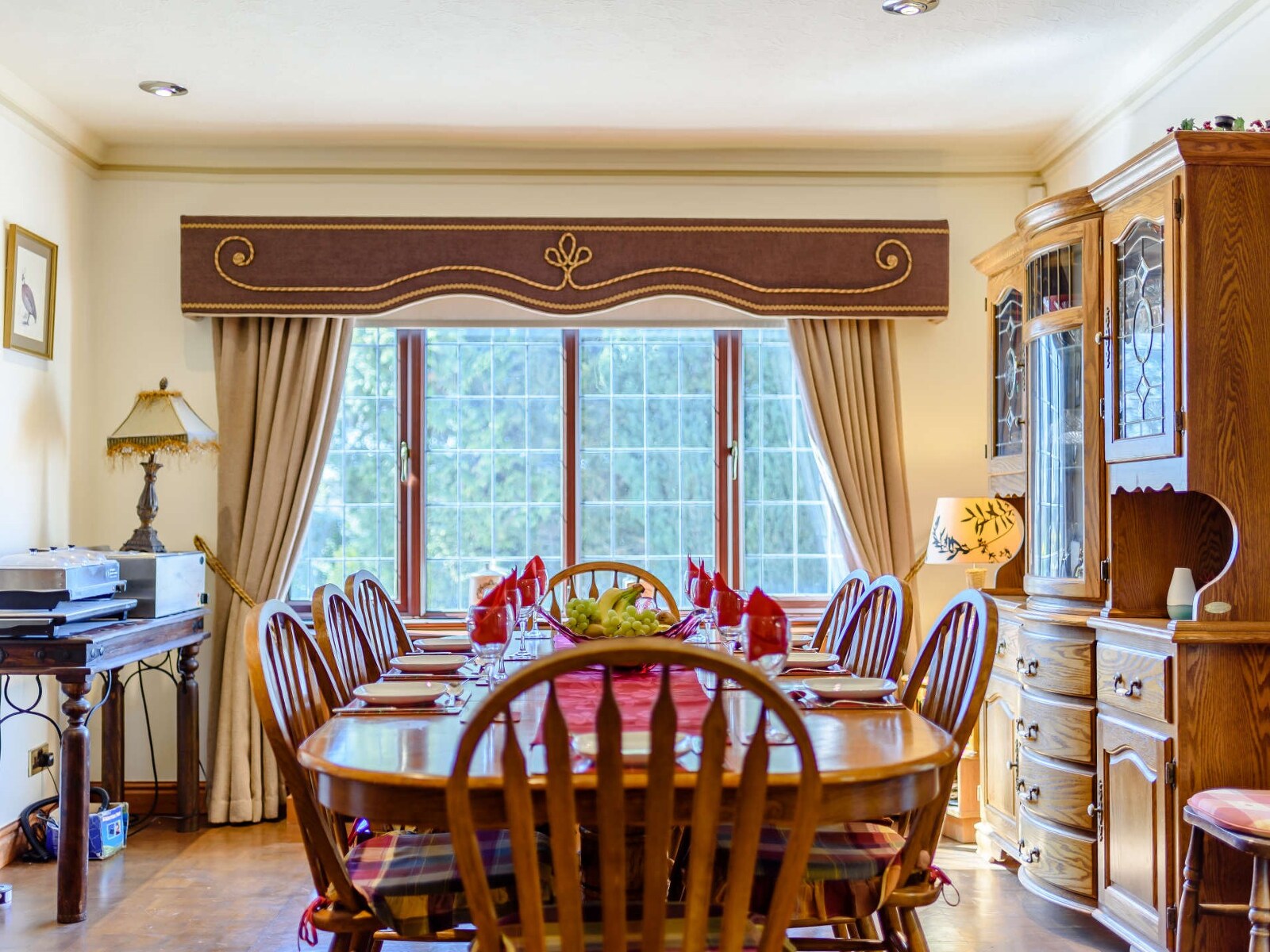 The Peakview Retreat - Spacious Family Home with Pool & Games Room - photo 5