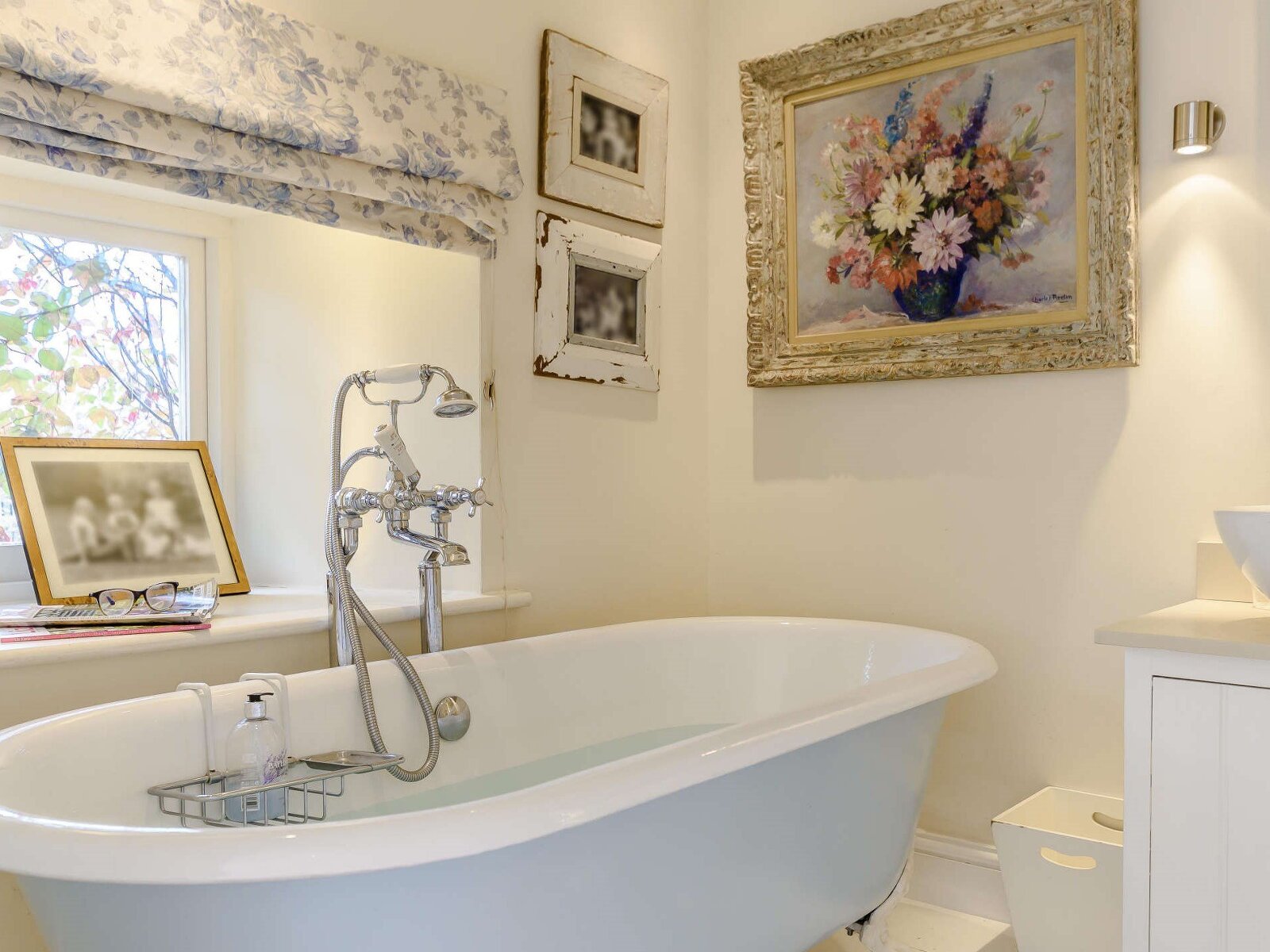 Serene Orchard Cottage - Tranquil Countryside Escape - photo 4