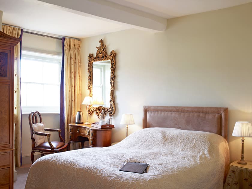 Tarrant Valley House - Sleeps 14 - photo 2
