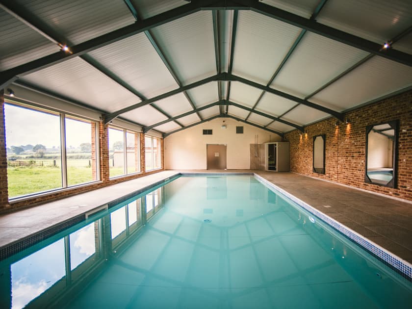 Tarrant Valley House - Sleeps 16 - photo 2