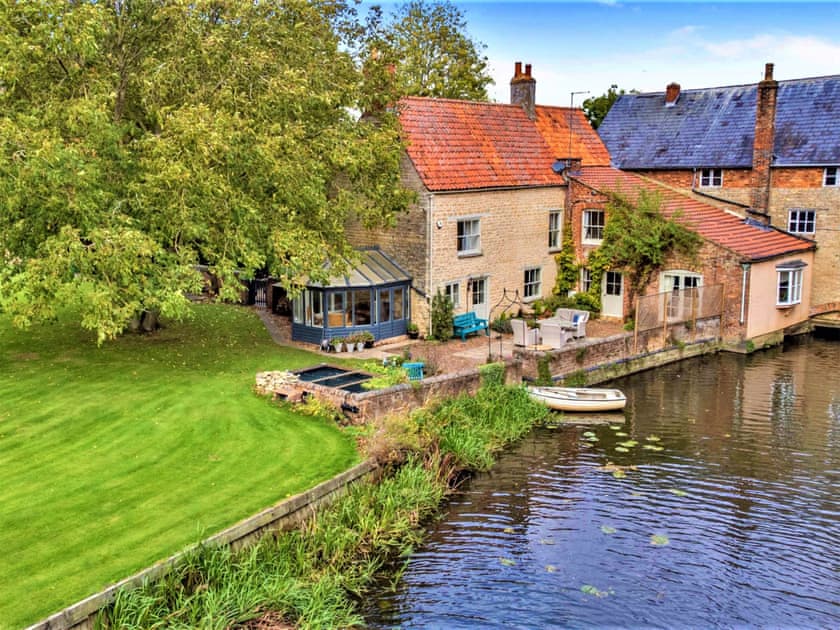 Lowick, Northamptonshire