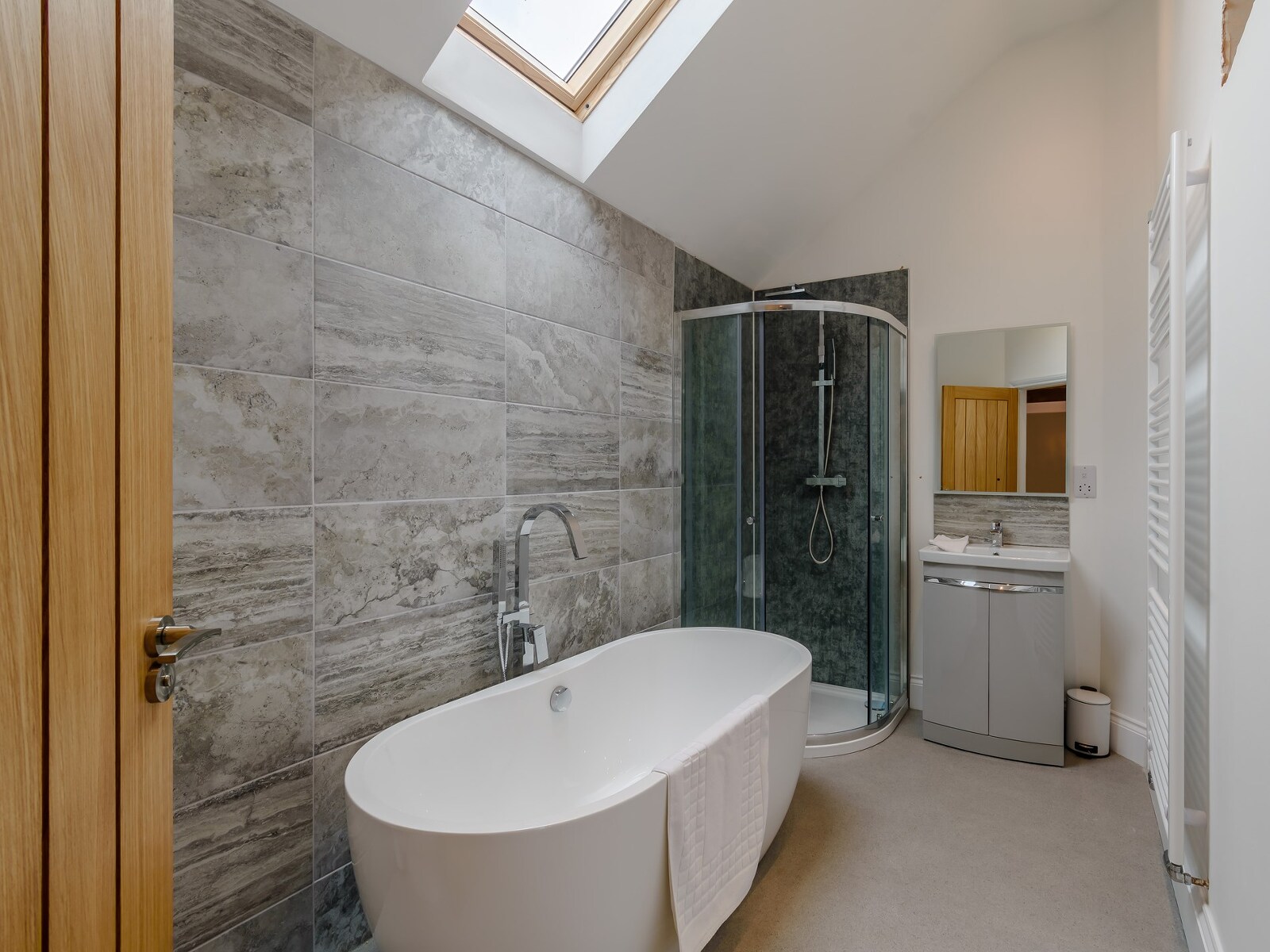 Meadowview Manor - Luxe Country Life - photo 3