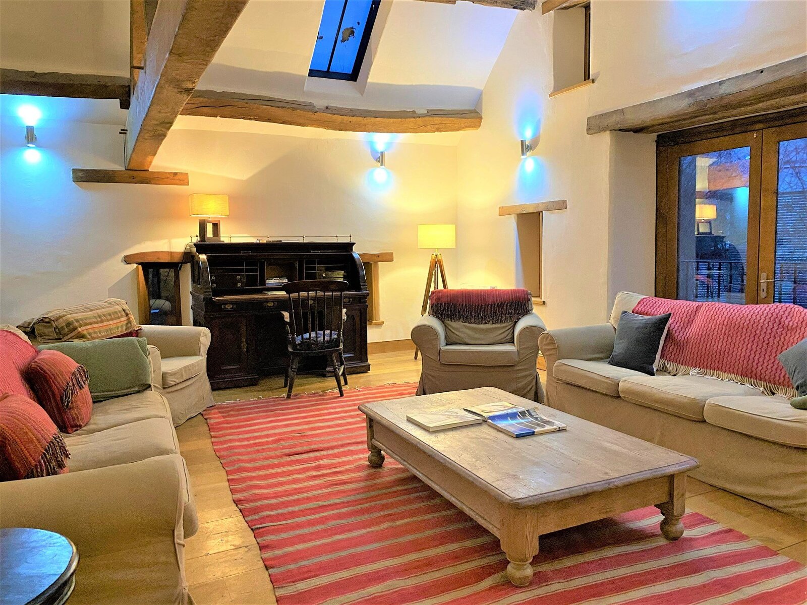 Cwmhir Court Haven - Restored Barn, Stunning Views & Outdoor Fun - photo 5