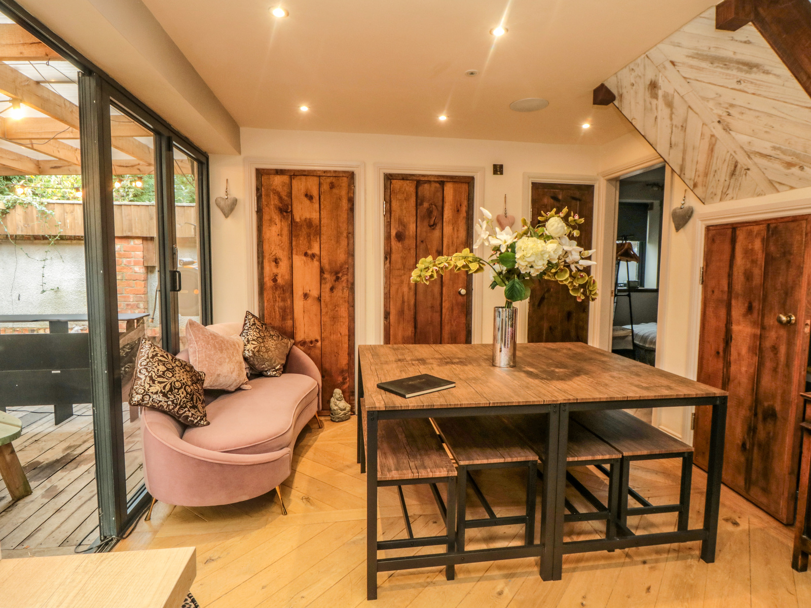 The Hide Away - photo 4