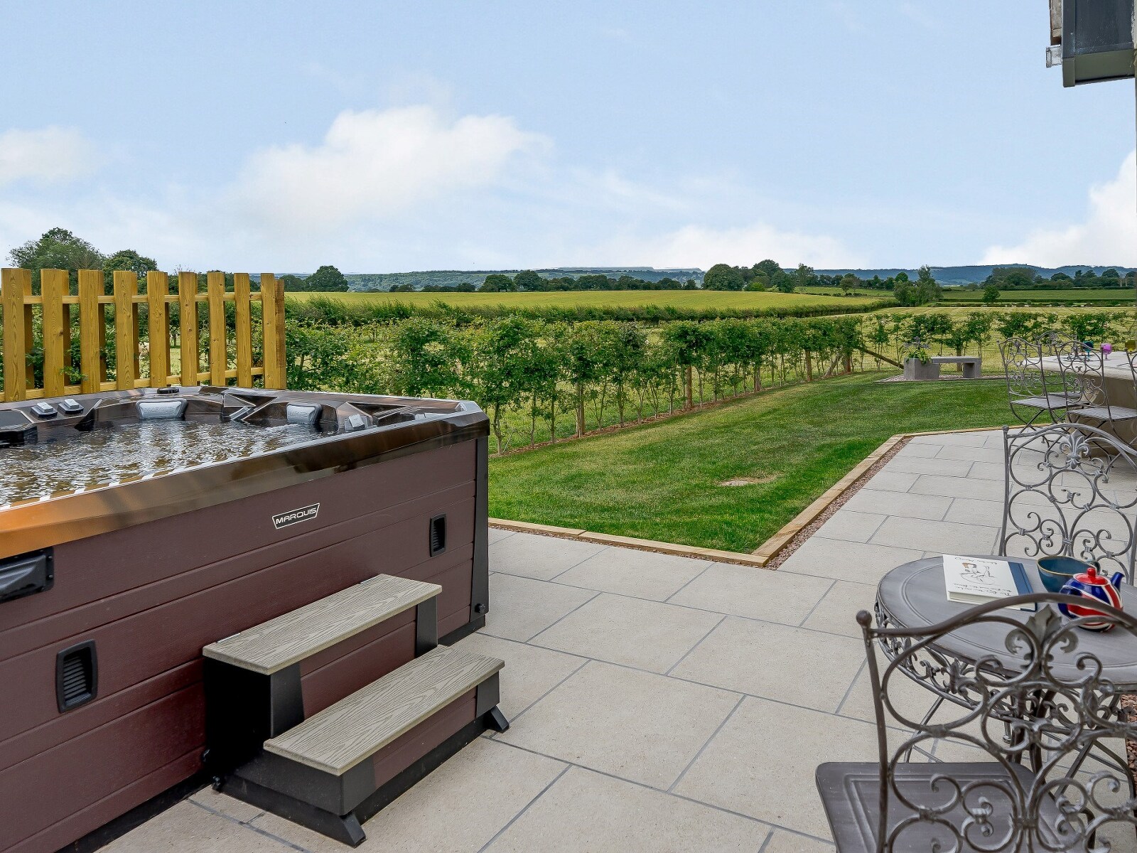 Whispering Willows - Luxurious Country Living - photo 2