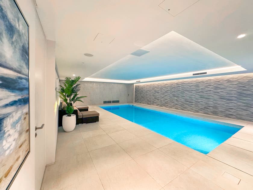 The Radlett Mansion - photo 2