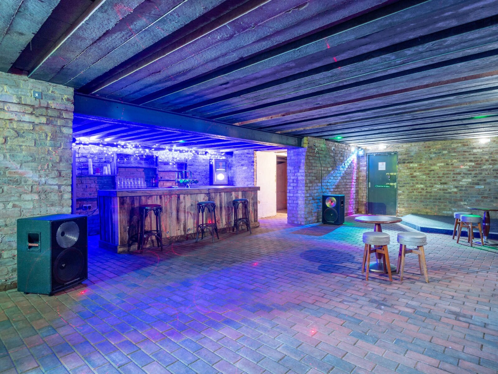 The Celebration Haven - 14 En-Suite Bdrms, Hot Tubs & Nightclub - photo 2