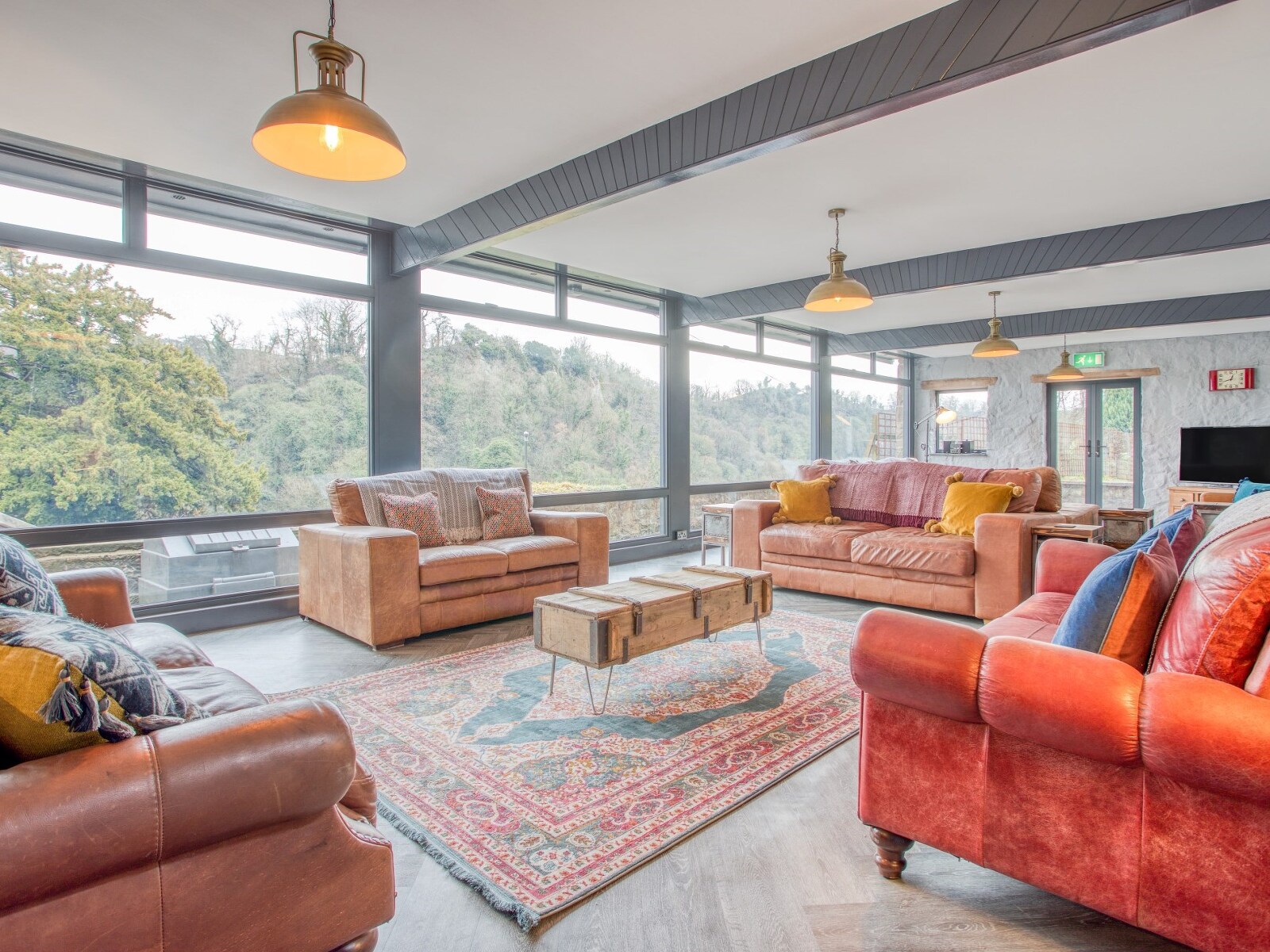 The Gorgeview Manor - Luxe Lodge & Panoramic Views - photo 4