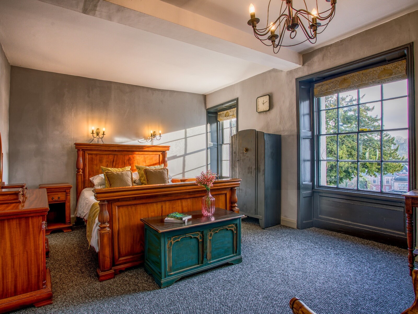 The Gorgeview Manor - Luxe Lodge & Panoramic Views - photo 5