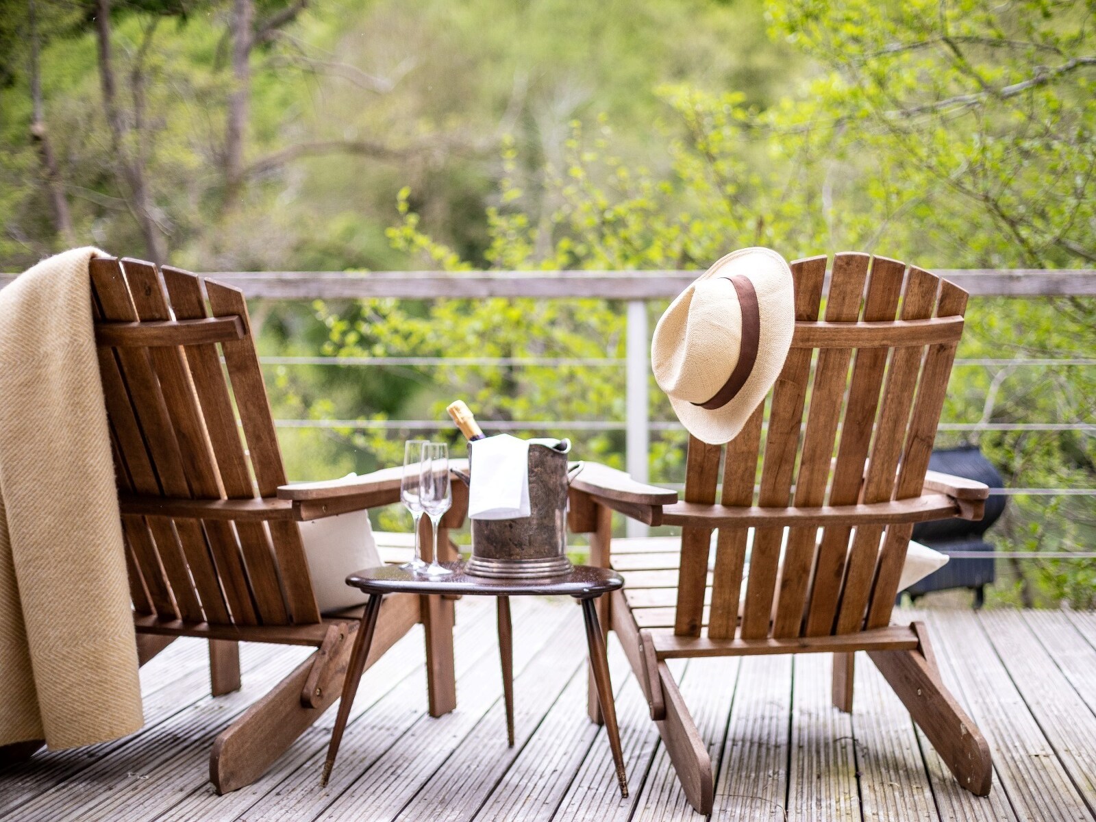 River's Edge - Luxurious Riverside Retreat - photo 4