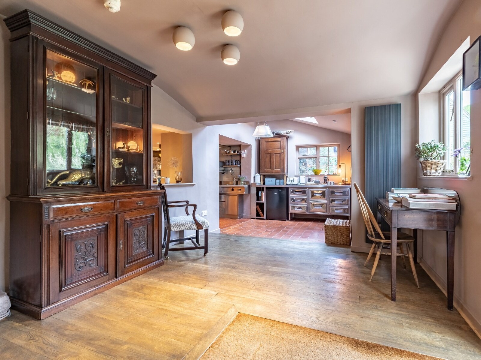 River's Edge - Luxurious Riverside Retreat - photo 5