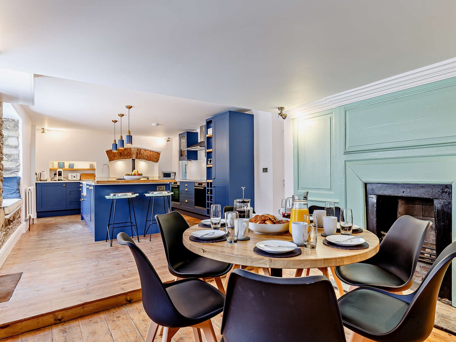 Mawgan Porth Manor - Luxe Coastal Retreat - photo 3