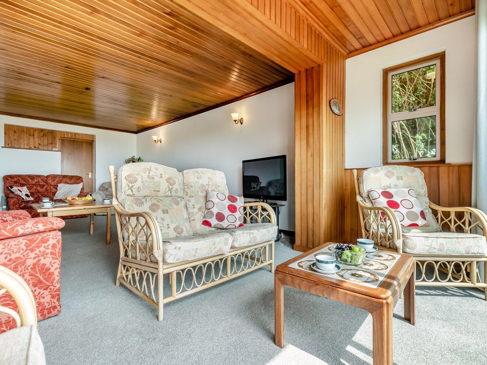 Seascape - Seaside Charm & Stunning Views - photo 3