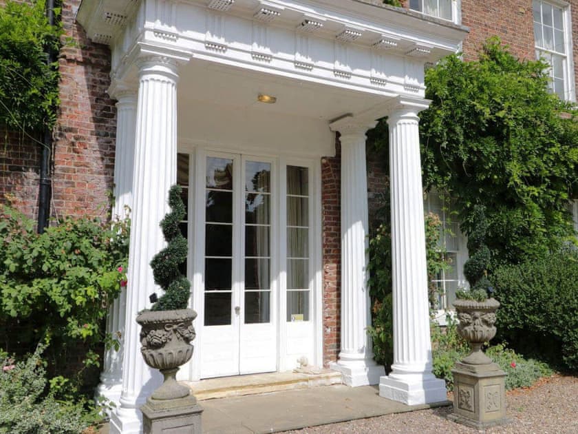 Walcot Hall - photo 2