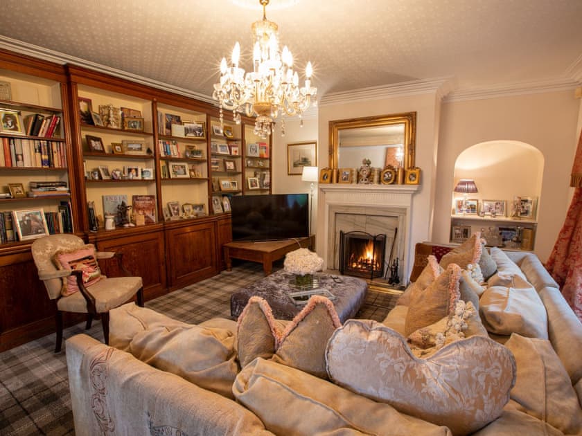 Walcot Hall - photo 5
