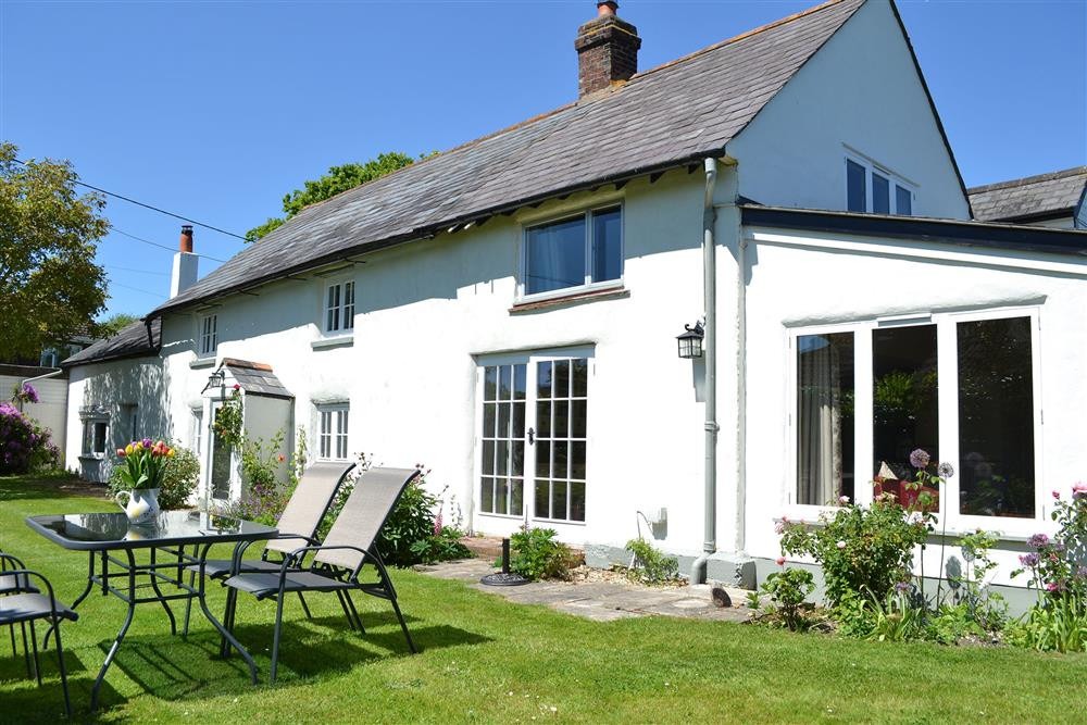 Walnut Tree Cottage - photo 2
