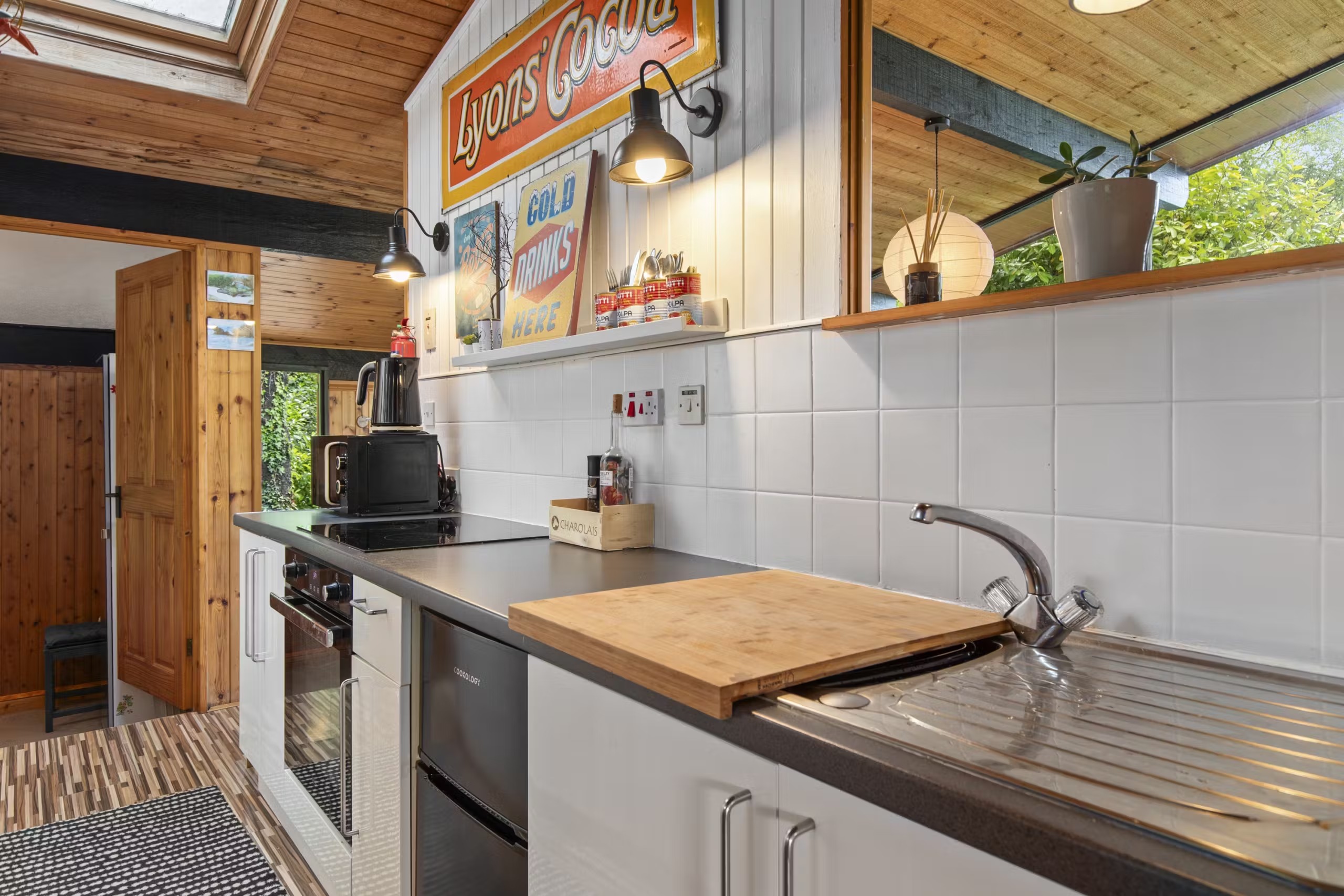 Woodside Lodge - photo 5