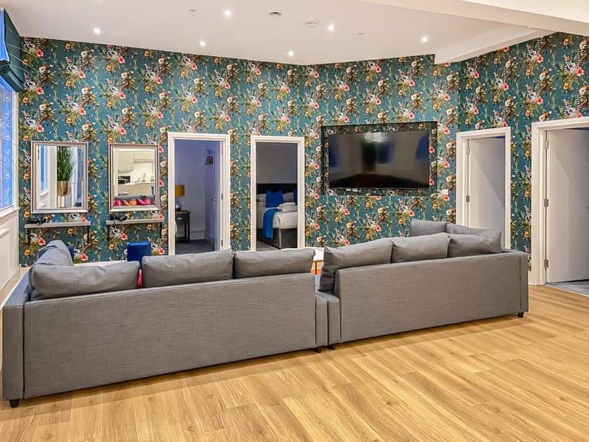 York Riverside Apartments - Apartment 5 - photo 3