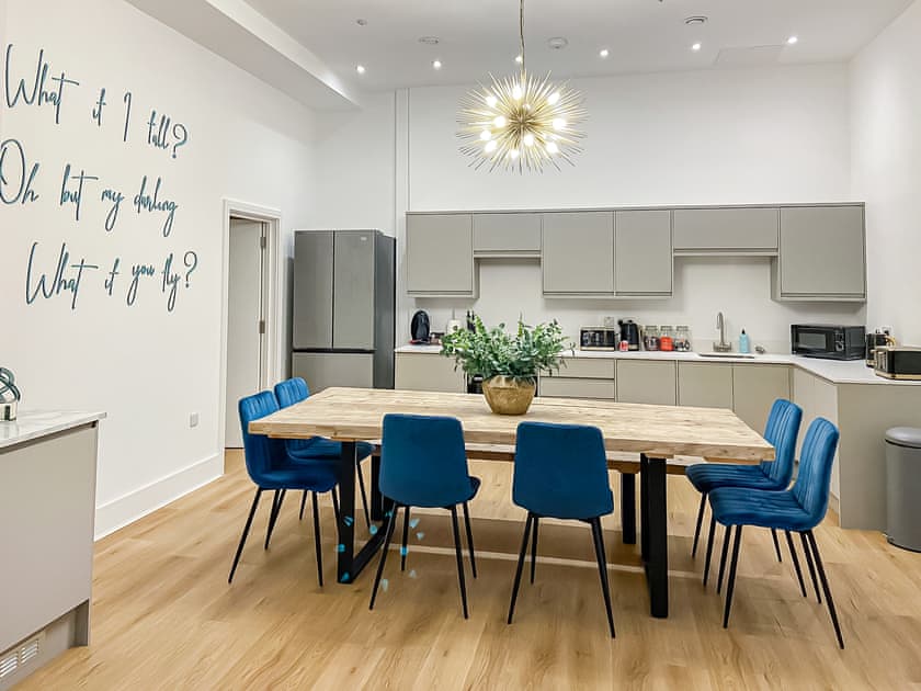 York Riverside Apartments - Apartment 5 - photo 4