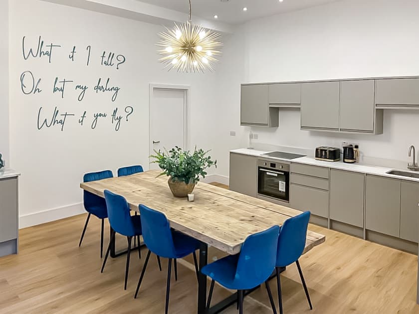 York Riverside Apartments - Apartment 5 - photo 5