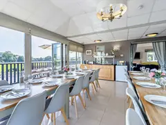 Serene Seaside Manor - Pet-Friendly Paradise
