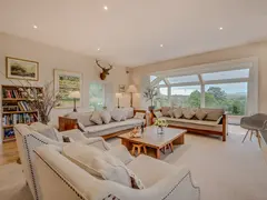 Greenfield Manor - Pet-Friendly Paradise