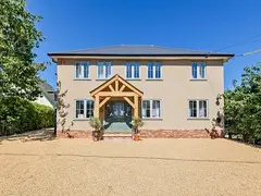 Golden Woods Retreat - Enchanting Forest Trails & Luxurious Comfort