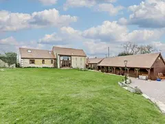 Chaxhill Charm - Secluded, Stylish 7-Bed Retreat