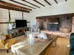 Acacia Cottage
