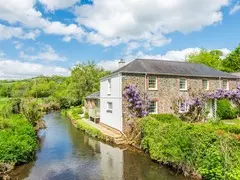 Bow Bridge House