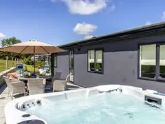Cherry Lodge, 14 Roadford Lake Lodges