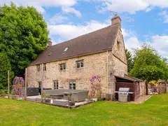 Cotswold Valley Court Manor