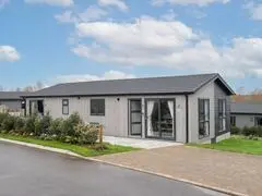 Hazel Lodge, 27 Roadford Lake Lodges