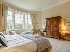 Heritage Haven - Luxurious Gathering Spot