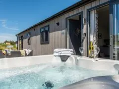Hornbeam Lodge, 19 Roadford Lake Lodges