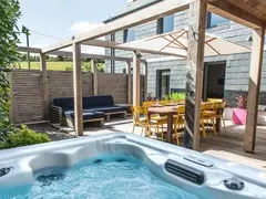 Huccombe Farmhouse 