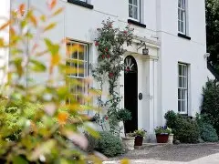 The Grand Manor - Luxurious Entertainment