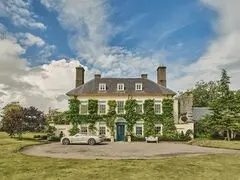Queen Anne Manor